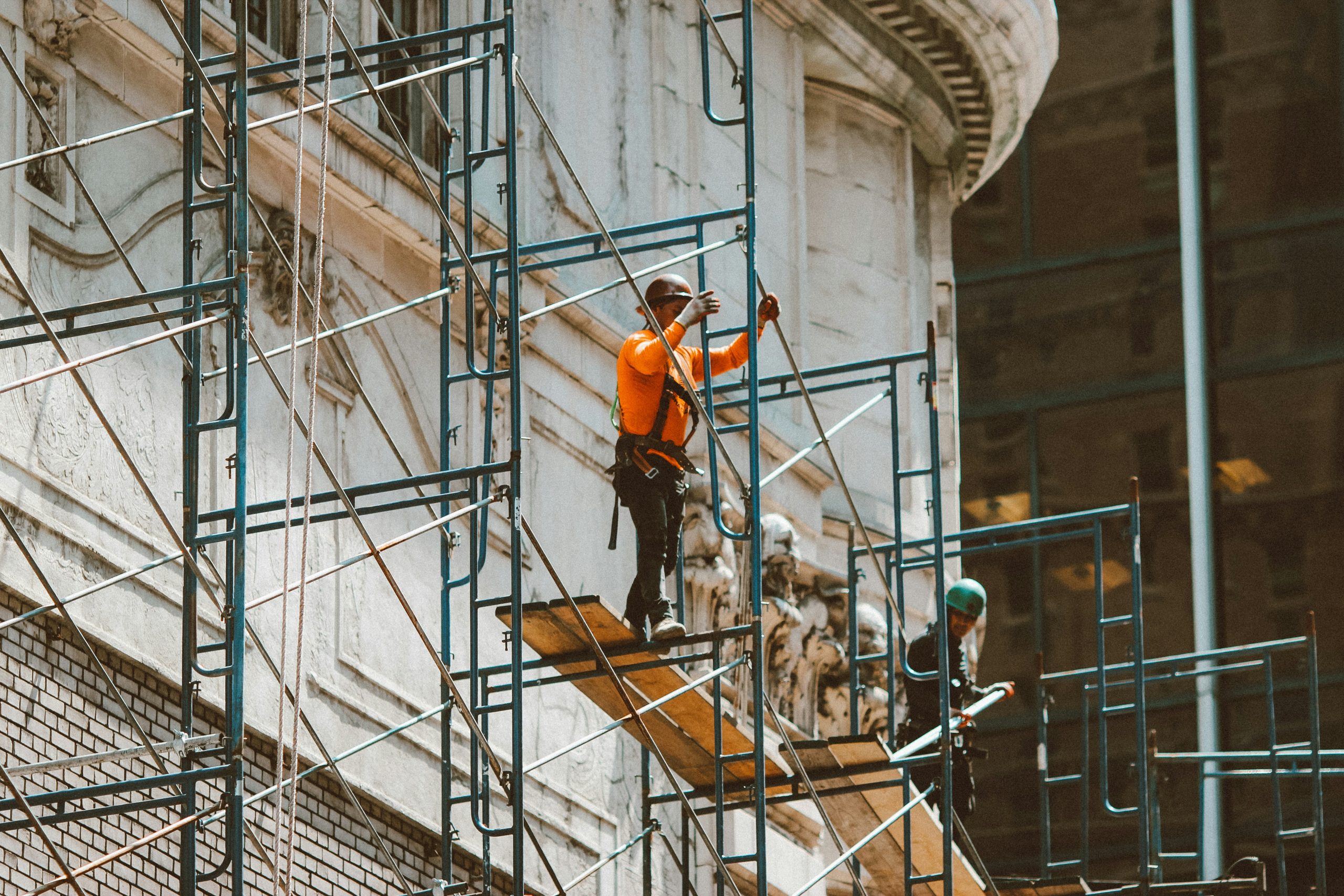High-quality scaffolding solutions ensuring safety and stability in construction projects.