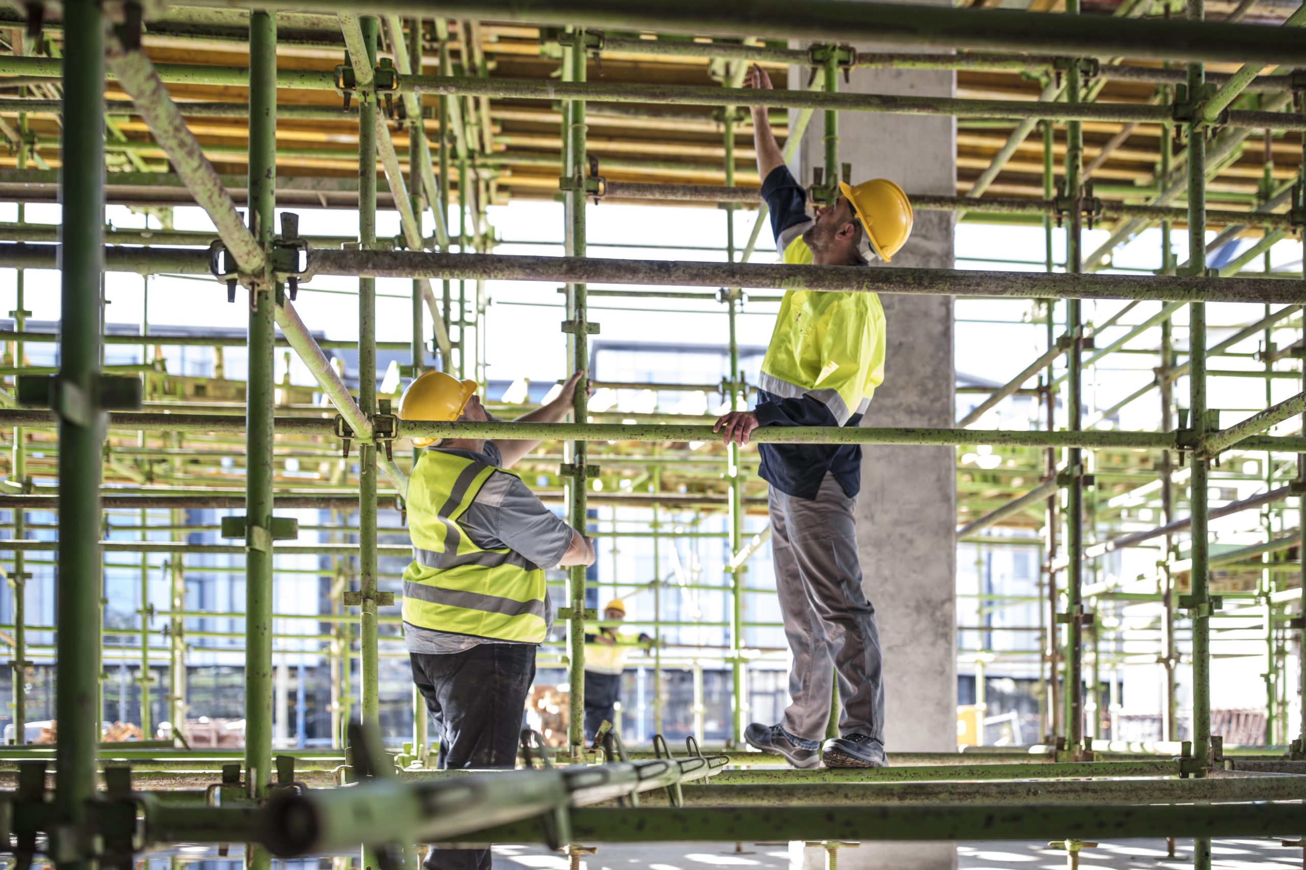 Scaffolding rental services in Abu Dhabi for construction and industrial projects.