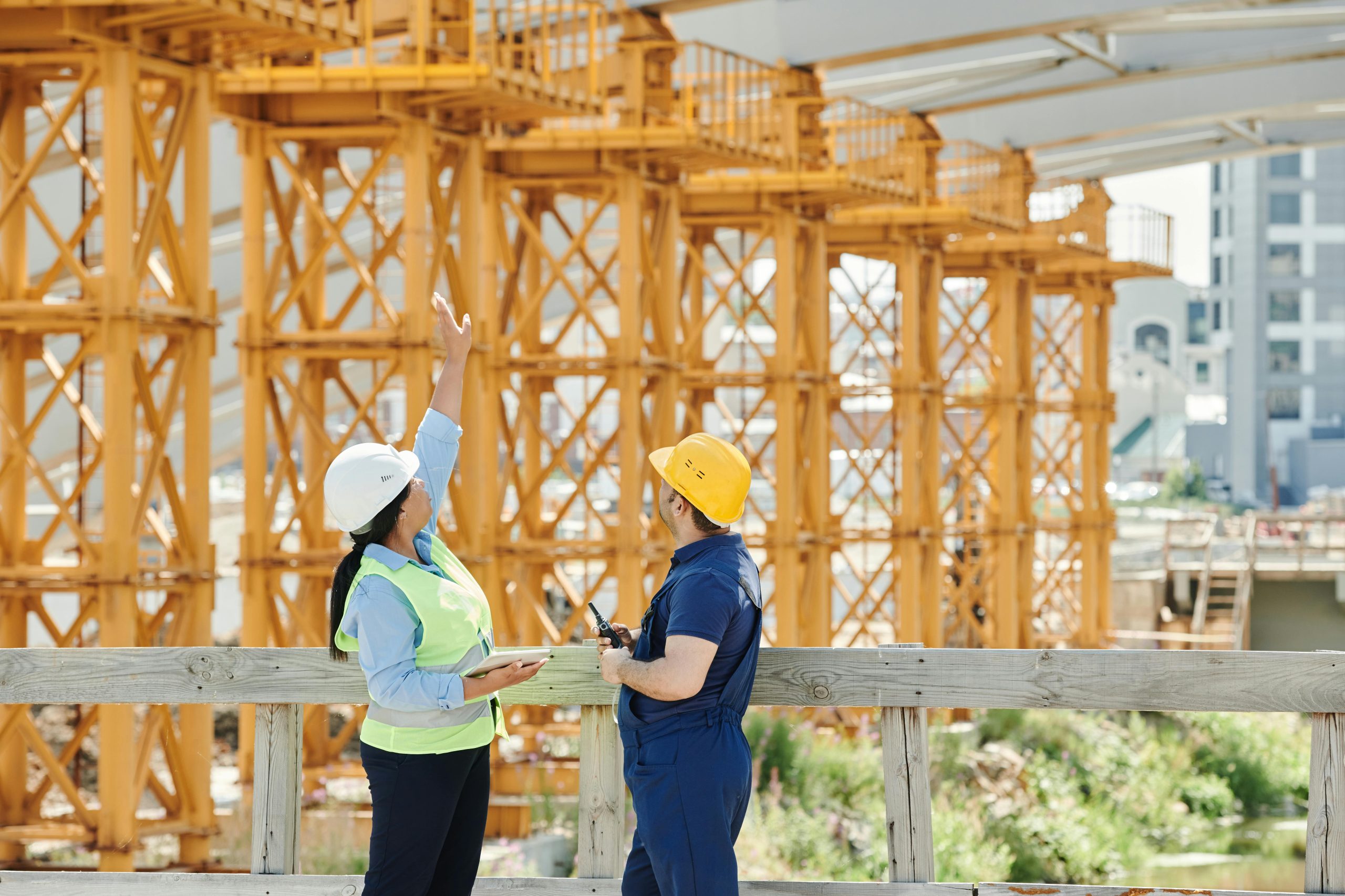 Comprehensive scaffolding rental price guide with cost breakdowns for various types and durations.